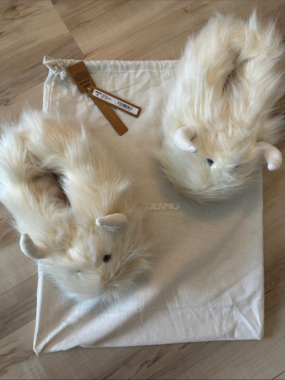 SKIMS Long Hair Yeti Slipper in Marble